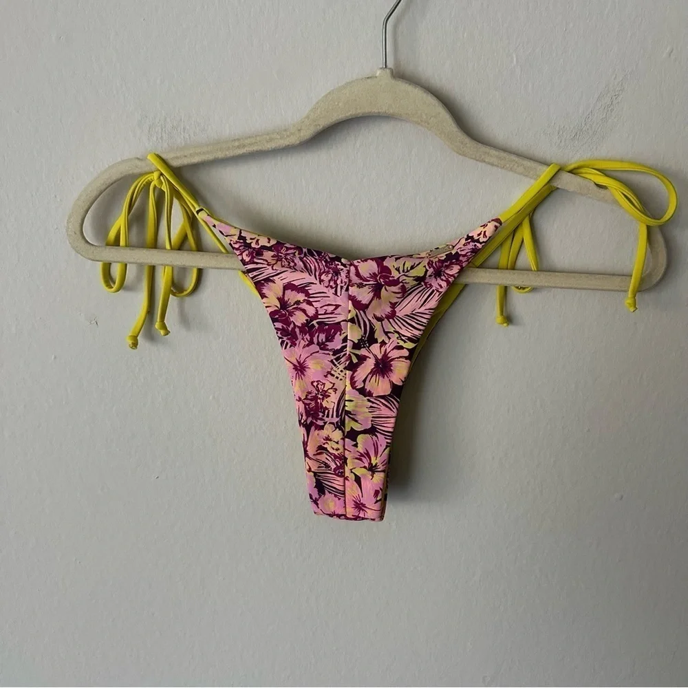 White Fox Swim Hawaii Floral Pink and Yellow Bikini Bottoms M